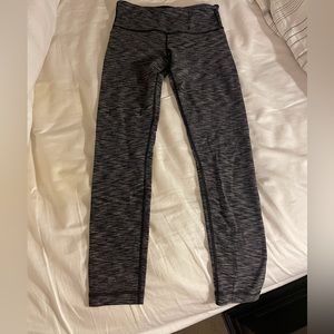Lululemon leggings 3/4 cropped size 2 dk blue dk gray womens